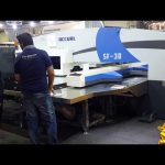 Machine de poinçonneuse hydraulique à tourelle cnc servo de haute qualité