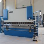 avec presse-plieuse hydraulique E200 system Wc67