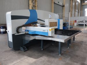 MAX-SF-30T a utilisé une poinçonneuse à tourelle cnc